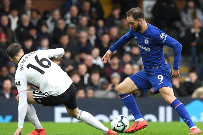 打疯了！国米横扫科莫登顶，劳塔罗回应质疑，齐沃激活水货太神