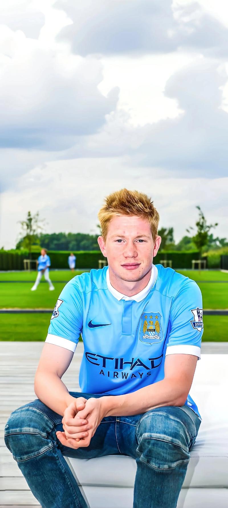 姆巴佩手指骨折不下火线！皇马精神传承者誓死一战 伯纳乌球迷爆发不满