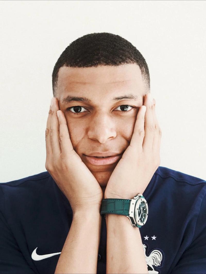 马丁内利：欧冠比赛空间更大，英超有些队喜欢摆大巴所以难踢